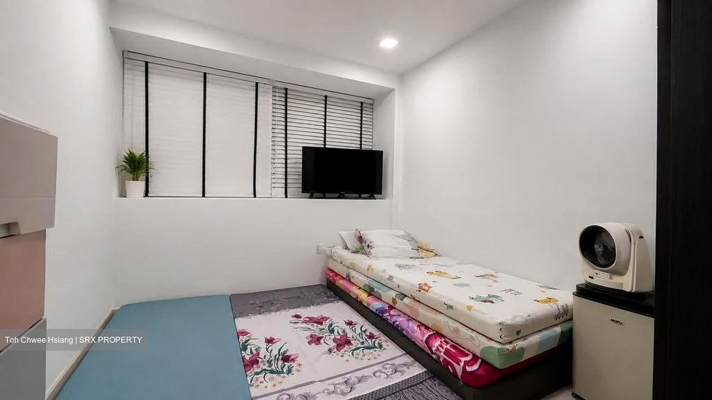 The Esparis (D18), Condominium #620745481
